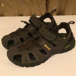 🔥SALE Teva Men's Brown and Black Closed-Toe Outdoor Sandals